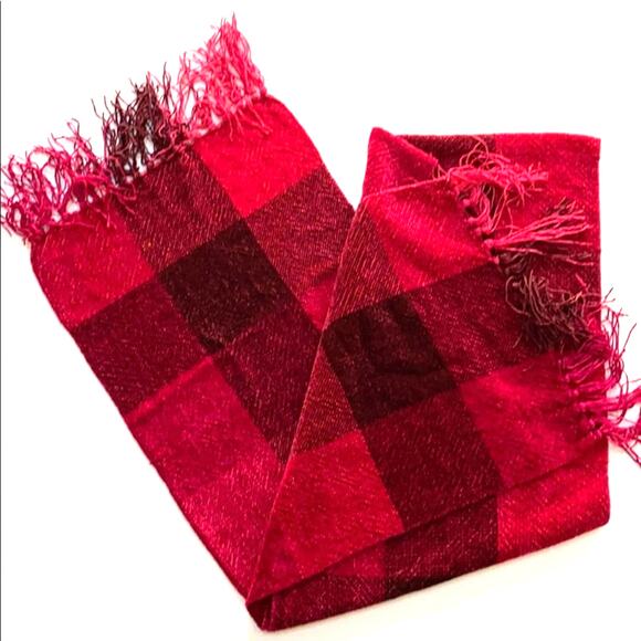 Berry Pink & Black cold weather scarf soft warm plaid chenille oblong w/ fringe - Picture 3 of 3